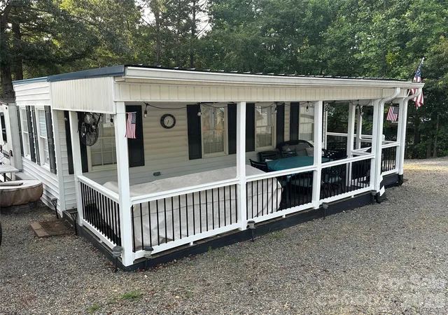3rd image of 138 Marina Dr, New London, NC 28127 | MLS# 4398855