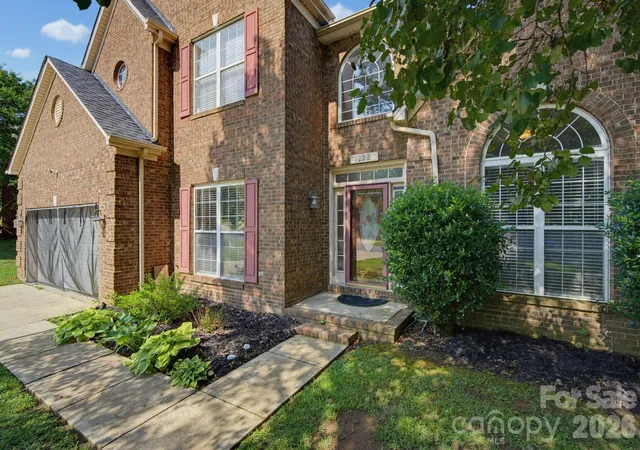 Homes for sale in Charlotte, NC | 12222 Old Timber Rd, Charlotte, NC 28269 | MLS# 4398861