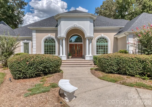 Photo 4 of Single family home for sale at 1733 White Pond Ln, Waxhaw, NC 28173 | MLS# 4398869 | Listing updated on 2026-10-06