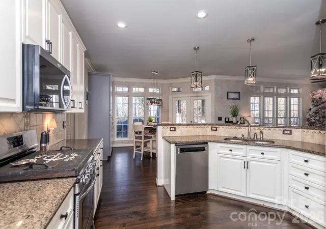 Photo 2 of Single family home for sale at 130 Haddington Pl, Mooresville, NC 28115 | MLS# 4398886 | Listing updated on 2026-09-24