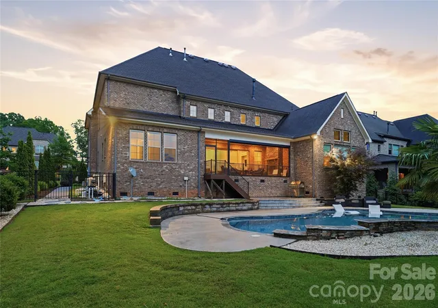 Photo 5 of Single family home for sale at 1016 Ladera Dr, Waxhaw, NC 28173 | MLS# 4398888 | Listing updated on 2026-08-30