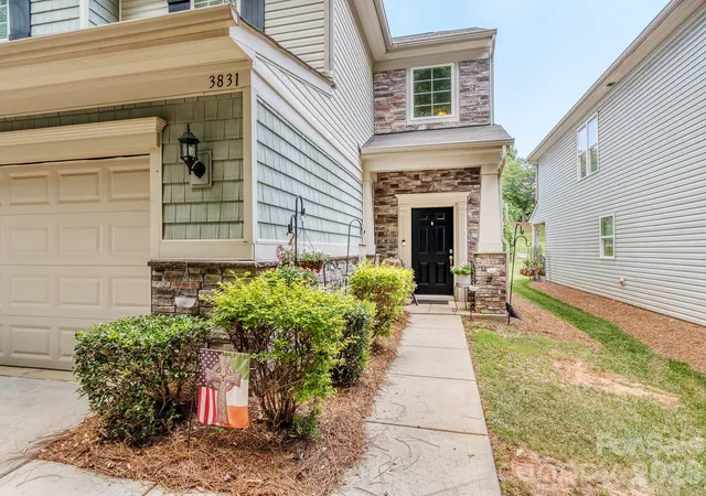 Photo 4 of Single family home for sale at 3831 Park S Sta Blvd, Charlotte, NC 28210 | MLS# 4398889 | Listing updated on 2026-09-30