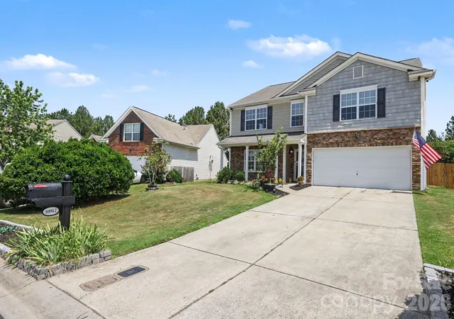 Homes for sale in Huntersville, NC | 10912 Thousand Oaks Dr, Huntersville, NC 28078 | MLS# 4398891