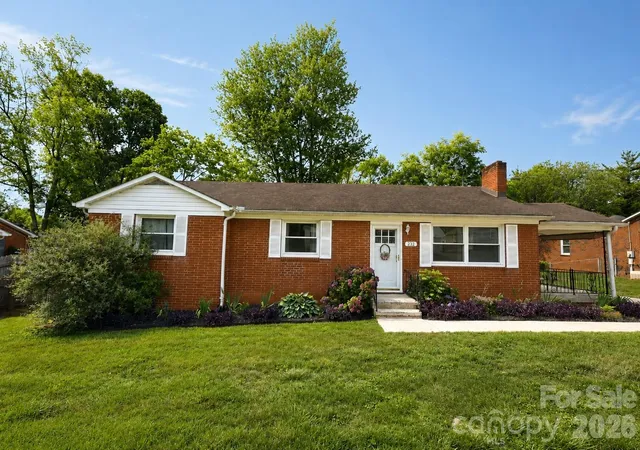 Photo 1 of Single family home for sale at 232 Hartness Rd, Statesville, NC 28677 | MLS# 4398892 | Listing updated on 2026-10-07