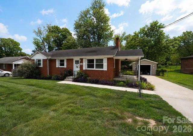 Photo 2 of Single family home for sale at 232 Hartness Rd, Statesville, NC 28677 | MLS# 4398892 | Listing updated on 2026-10-07