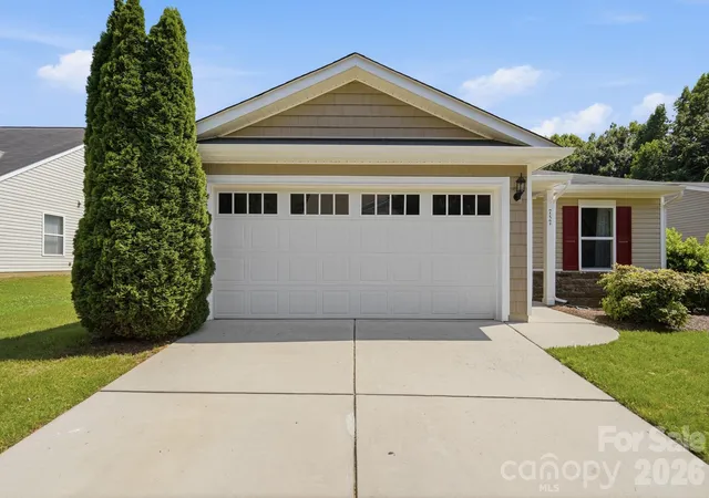 Photo 2 of Single family home for sale at 757 Willow Crk Dr, Gastonia, NC 28054 | MLS# 4398894 | Listing updated on 2026-08-12