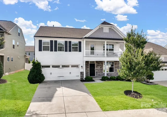 Photo 4 of Single family home for sale at 7122 Astella Way, Lancaster, SC 29720 | MLS# 4398895 | Listing updated on 2026-09-03