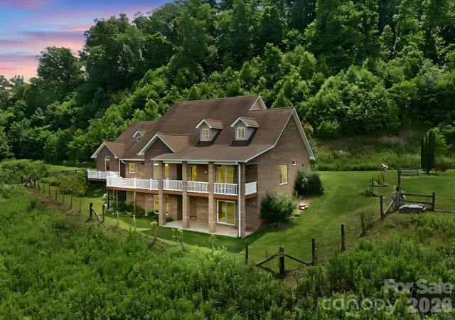 Homes for sale in Leicester, NC | 340 Earlys Mountain Rd, Leicester, NC 28748 | MLS# 4398900
