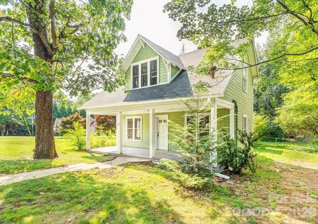 1st image of 648 Lakeshore Dr, Asheville, NC 28804 | MLS# 4398903