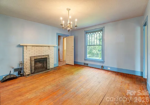 2nd image of 648 Lakeshore Dr, Asheville, NC 28804 | MLS# 4398903