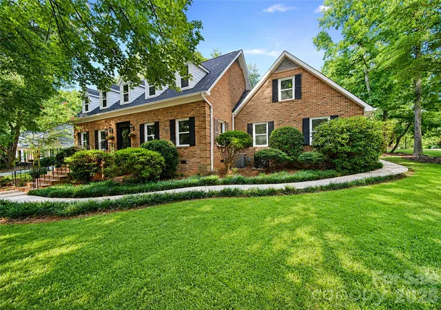 Homes for sale in Matthews, NC | 8503 Foxbridge Dr, Matthews, NC 28104 | MLS# 4398905