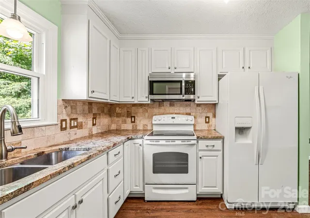 Homes for sale in Etowah, NC | 27 Unity Ct, Etowah, NC 28729 | MLS# 4398907