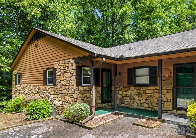 2nd image of 27 Unity Ct, Etowah, NC 28729