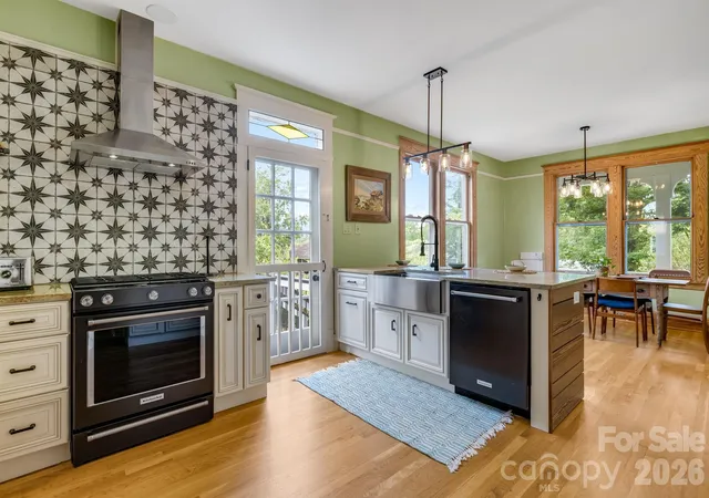 Photo 3 of Single family home for sale at 9 Houston St, Asheville, NC 28801 | MLS# 4398917 | Listing updated on 2026-09-08