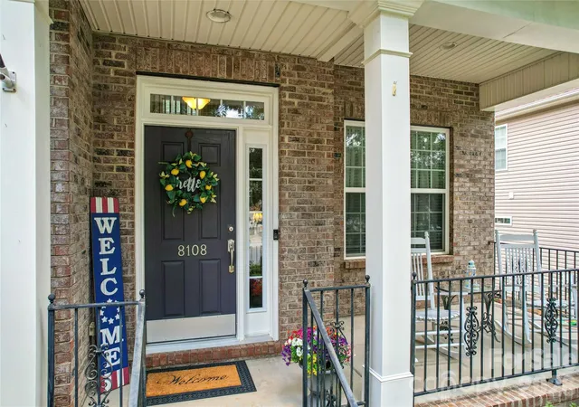 Photo 3 of Single family home for sale at 8108 Penman Springs Dr, Waxhaw, NC 28173 | MLS# 4398921 | Listing updated on 2026-09-02