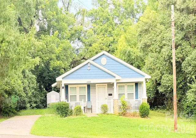 Photo 1 of Single family home for sale at 2209 Julia Ave, Charlotte, NC 28206 | MLS# 4398939 | Listing updated on 2026-07-30