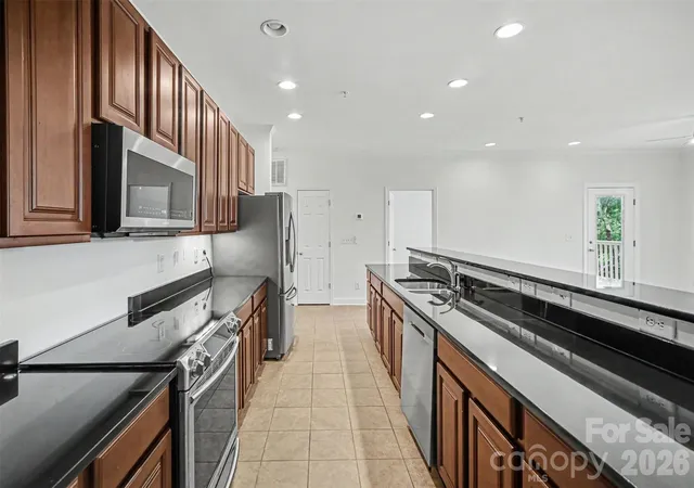5th image of 1000 E Woodlawn Rd #415, Charlotte, NC 28209 | MLS# 4398955