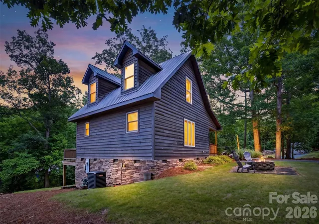 Homes for sale in New London, NC | 108 Beach Dr, New London, NC 28127 | MLS# 4398963