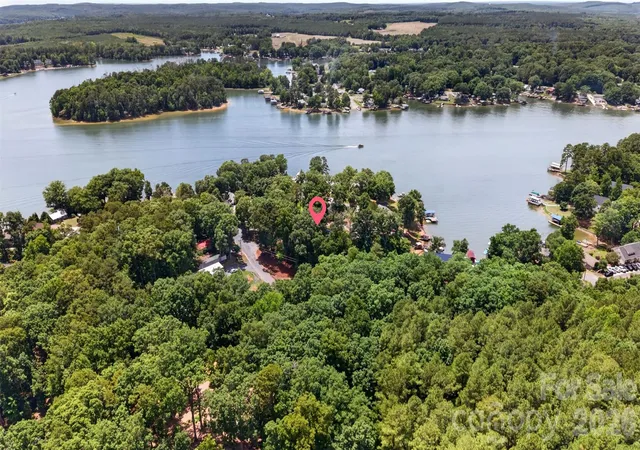 Homes for sale in New London, NC | 108 Beach Dr, New London, NC 28127 | MLS# 4398963