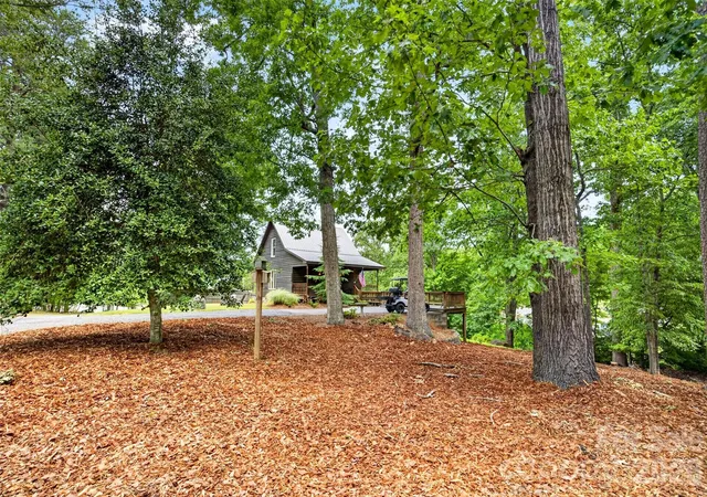 Homes for sale in New London, NC | 108 Beach Dr, New London, NC 28127 | MLS# 4398963