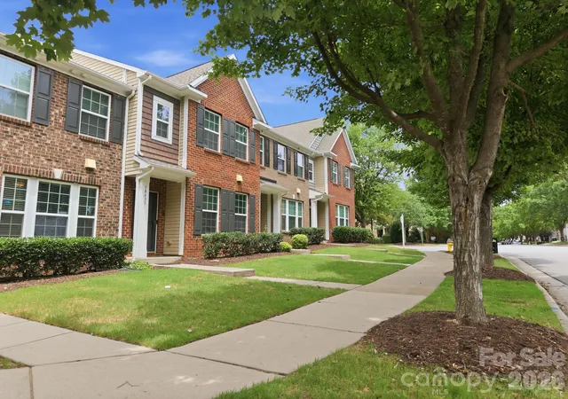 2nd image of 18431 The Commons Blvd, Cornelius, NC 28031 | MLS# 4398969
