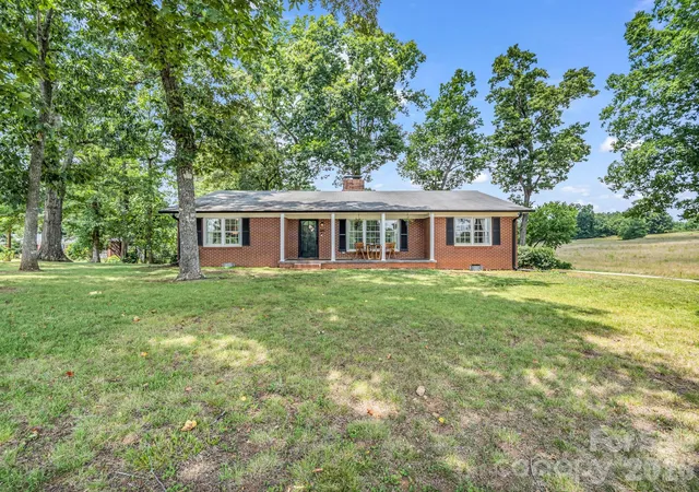 Homes for sale in Forest City, NC | 201 Lincoln Rd, Forest City, NC 28043 | MLS# 4398972
