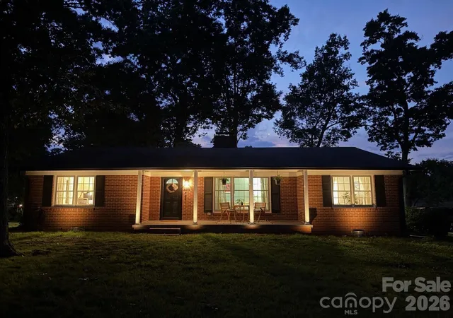 Homes for sale in Forest City, NC | 201 Lincoln Rd, Forest City, NC 28043 | MLS# 4398972