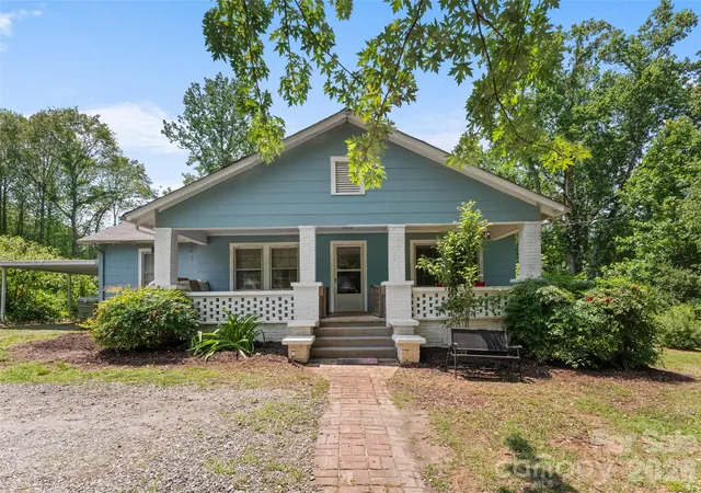 Homes for sale in Spindale, NC | 428 Oakland Rd, Spindale, NC 28160 | MLS# 4398988