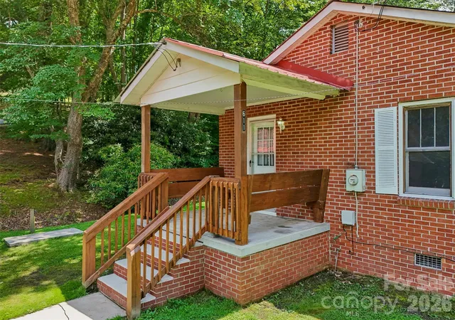 3rd image of 611 Reeves Cove Rd, Candler, NC 28715 | MLS# 4399001