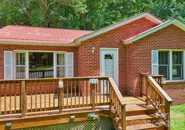4th image of 611 Reeves Cove Rd, Candler, NC 28715 | MLS# 4399001