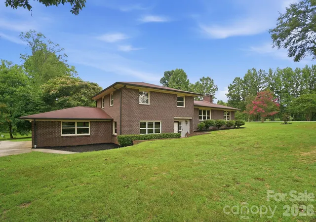 Homes for sale in Charlotte, NC | 181 Woodlynn Dr, Charlotte, NC 28214 | MLS# 4399013