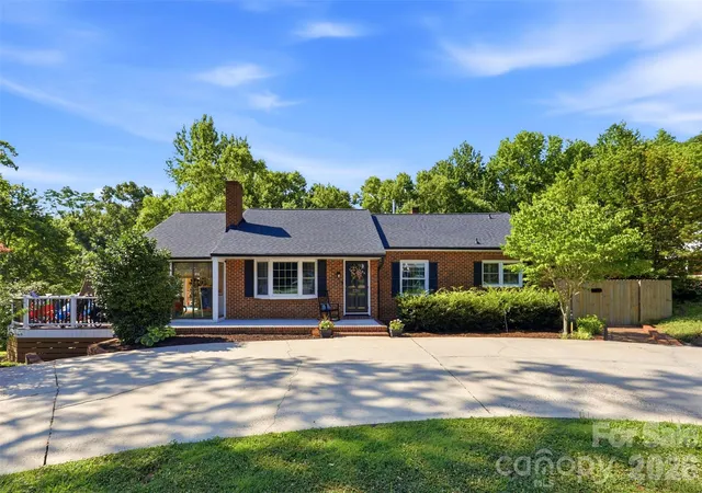 Photo 3 of Single family home for sale at 2201 Armstrong Park Dr, Gastonia, NC 28054 | MLS# 4399022 | Listing updated on 2026-08-29