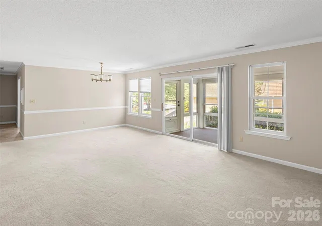 Listing Photo 5 - Condo for sale in building located at 1301 Hyde Park Dr, Asheville, NC 28806