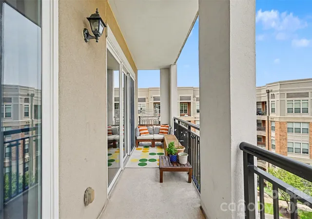 4th image of 4620 Piedmont Row Dr #418, Charlotte, NC 28210 | MLS# 4399059
