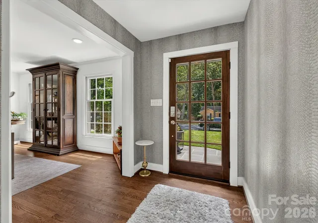 Photo 2 of Single family home for sale at 1401 Worcaster Pl, Charlotte, NC 28211 | MLS# 4399075 | Listing updated on 2026-09-03