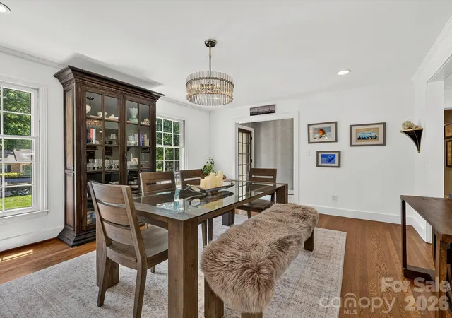 Photo 3 of Single family home for sale at 1401 Worcaster Pl, Charlotte, NC 28211 | MLS# 4399075 | Listing updated on 2026-09-03