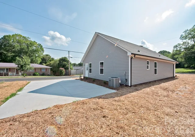 image of 135 Beaver St, Landis, NC 28088 | MLS# 4399078