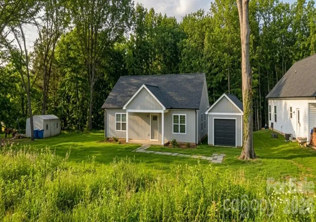 Homes for sale in Statesville, NC | 1324 7th St, Statesville, NC 28677 | MLS# 4399085