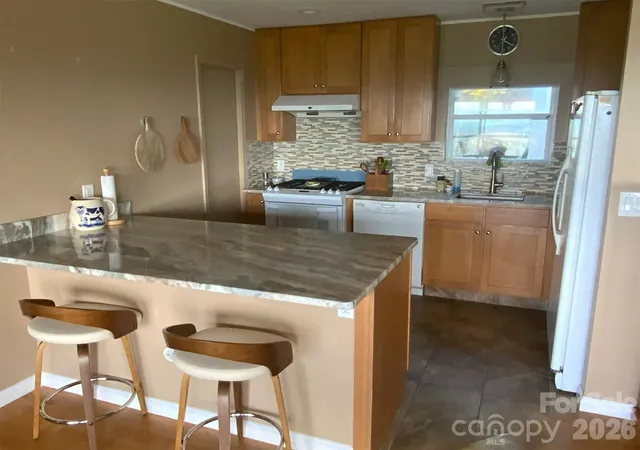 3rd image of 188 Holly Berry Ln, Hendersonville, NC 28739 | MLS# 4399090