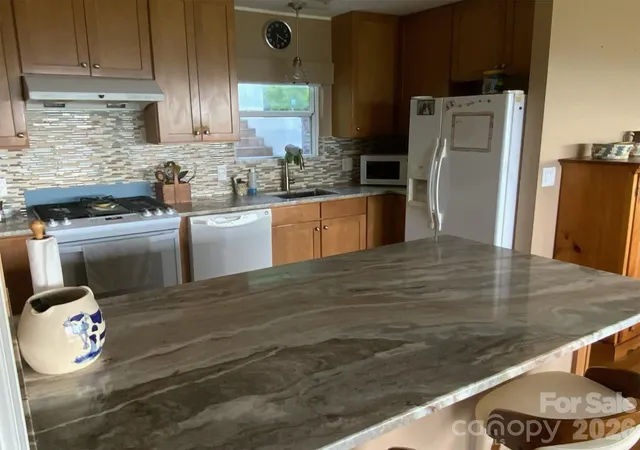 4th image of 188 Holly Berry Ln, Hendersonville, NC 28739 | MLS# 4399090