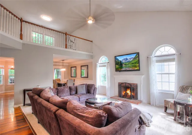 Photo 1 of Single family home for sale at 7800 Kingston Dr, Waxhaw, NC 28173 | MLS# 4399106 | Listing updated on 2026-10-05