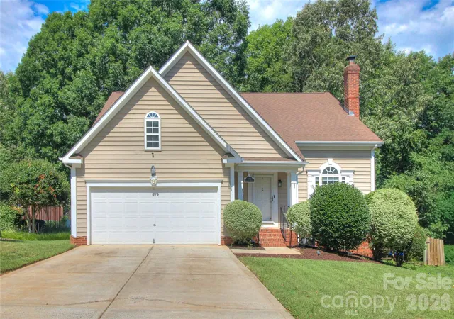 Photo 3 of Single family home for sale at 7800 Kingston Dr, Waxhaw, NC 28173 | MLS# 4399106 | Listing updated on 2026-10-05