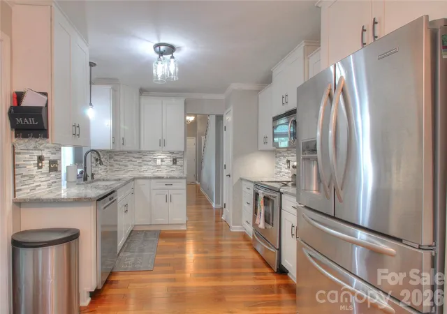 Photo 4 of Single family home for sale at 7800 Kingston Dr, Waxhaw, NC 28173 | MLS# 4399106 | Listing updated on 2026-10-05