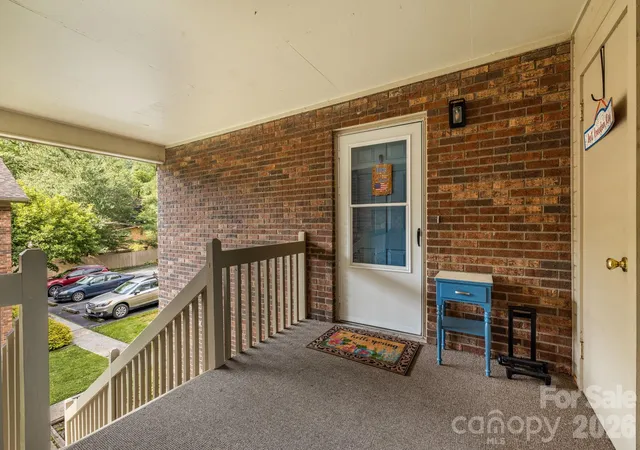 Homes for sale in Hendersonville, NC | 1325 4Th Ave #C, Hendersonville, NC 28739 | MLS# 4399110