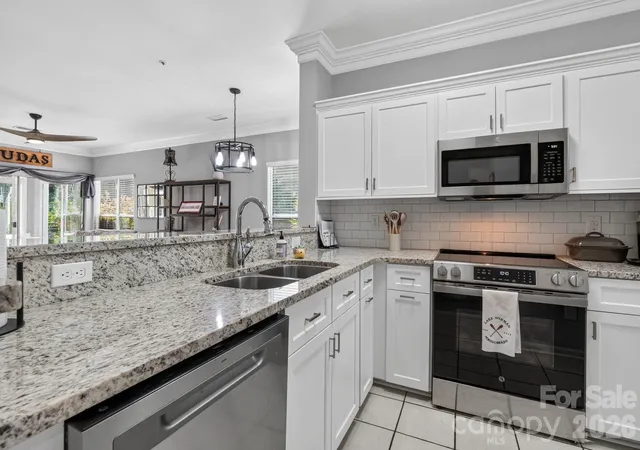 Listing Photo 4 - Condo for sale in building located at 756 Sw Dr, Davidson, NC 28036