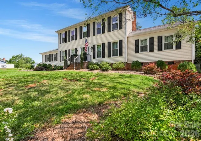2nd image of 1171 37th Avenue Dr Ne, Hickory, NC 28601 | MLS# 4399126