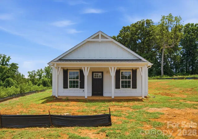 Photo 1 of Single family home for sale at 1432 Blackbird Dr, Clover, SC 29710 | MLS# 4399128 | Listing updated on 2026-07-22