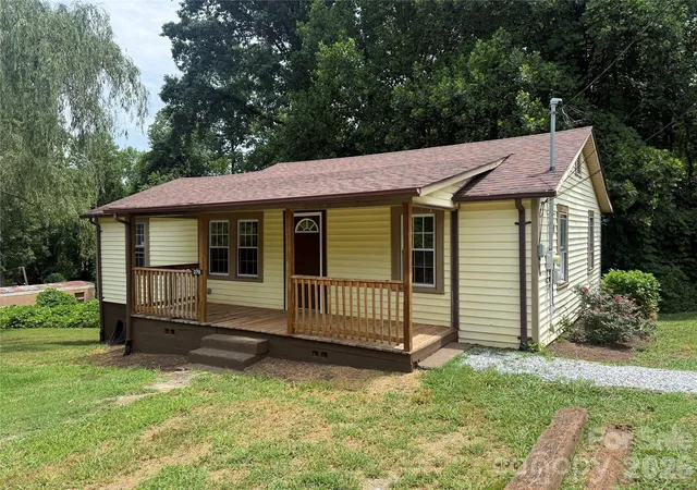 Photo 1 of Single family home for sale at 276 Kathy St, Marion, NC 28752 | MLS# 4399135 | Listing updated on 2026-09-01