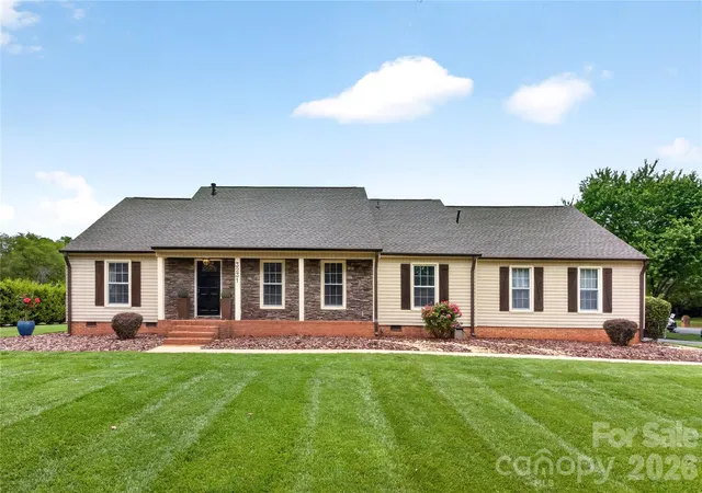 Homes for sale in Matthews, NC | 3231 Windrow Ln, Matthews, NC 28105 | MLS# 4399150