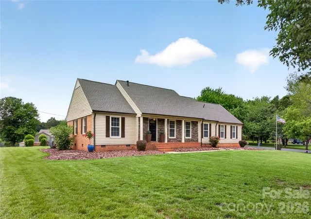 Homes for sale in Matthews, NC | 3231 Windrow Ln, Matthews, NC 28105 | MLS# 4399150